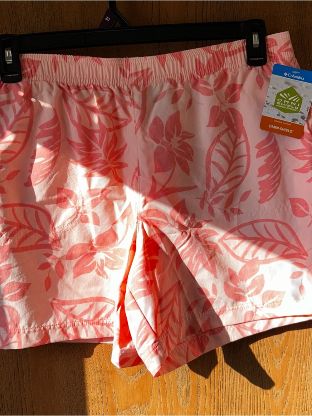 NWT Columbia Shorts Womens L Pink Floral Sandy River Omni Shield Quick Dry Large